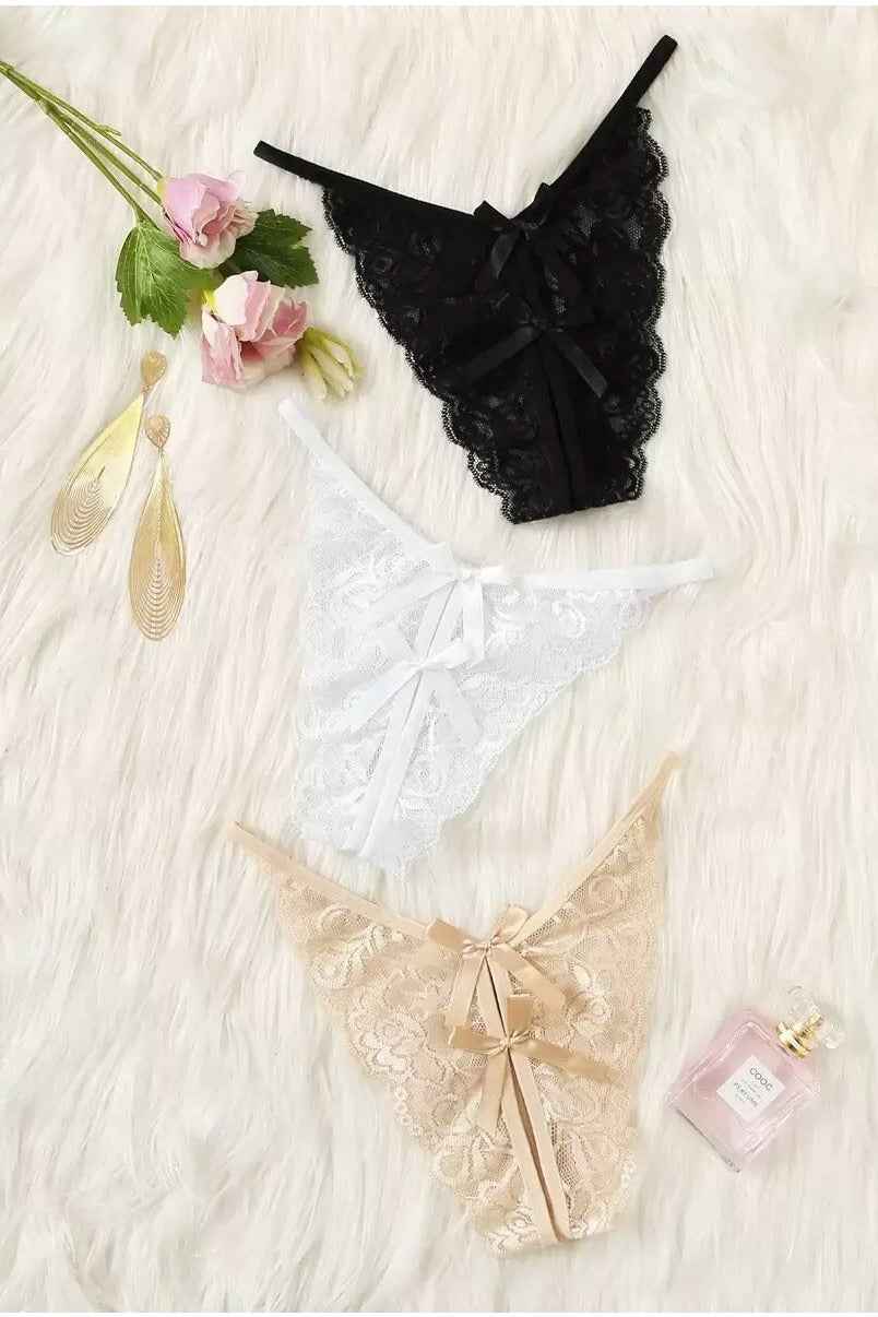 Scalloped Trim Lace Crotchless Panty