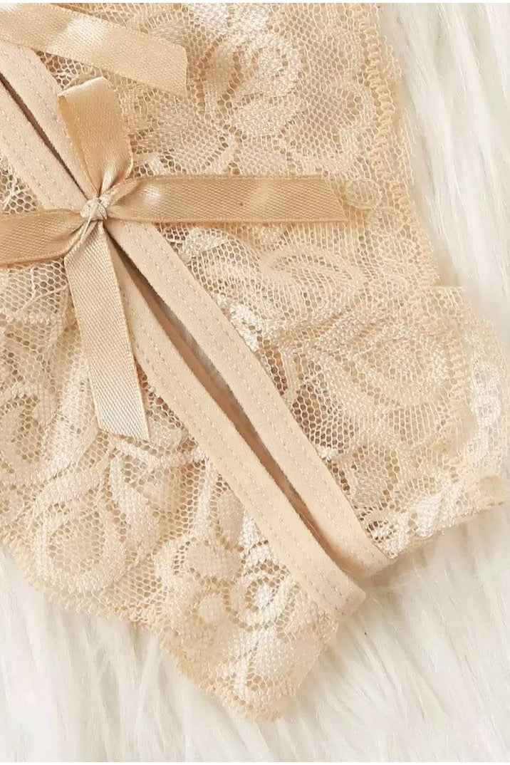 Scalloped Trim Lace Crotchless Panty
